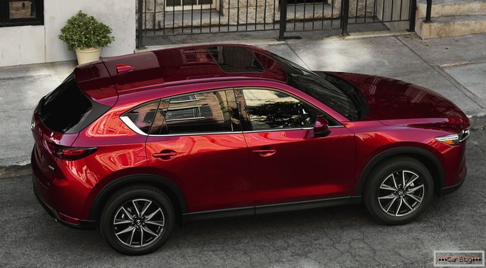 Mazda показала CX-5 второго поколения и назвала дату старта продаж
