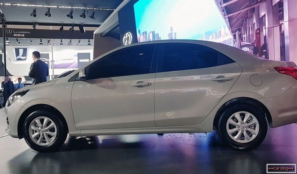 На автовыставке в Чунцине продемонстрировали самый дешевый Hyundai Реина