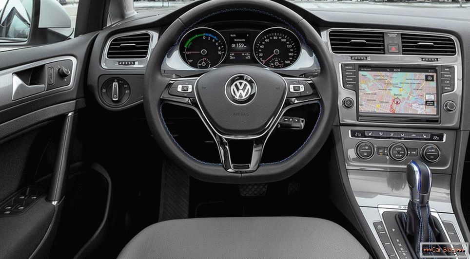 Немцы продемонстрируют новые электромобили Volkswagen Golf