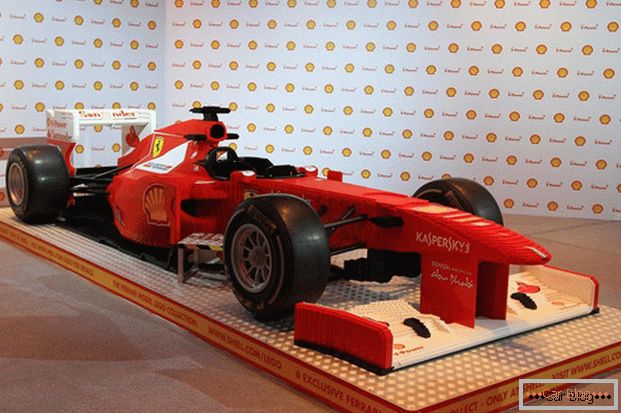 Ferrari из Лего