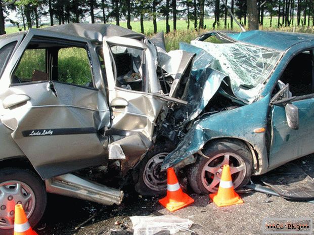 Ауто несреће узрокују много смрти
